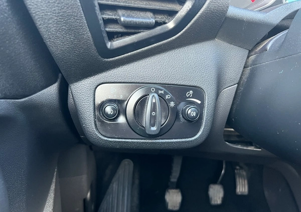 Ford Kuga cena 70800 przebieg: 143480, rok produkcji 2017 z Lublin małe 172